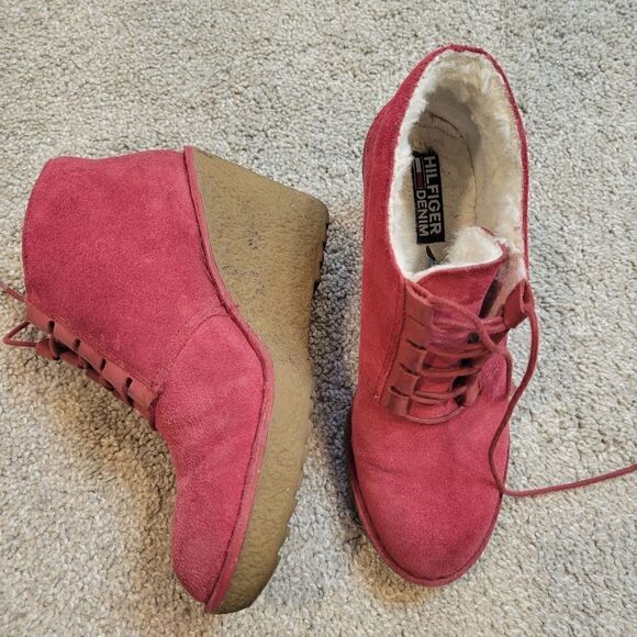 Tommy Hilfiger Women's Red Suede Wedge Boots Size 7.5 - Picture 6 of 9